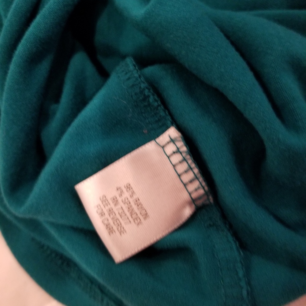 3/$12 Dana Buchman top - Picture 3 of 3